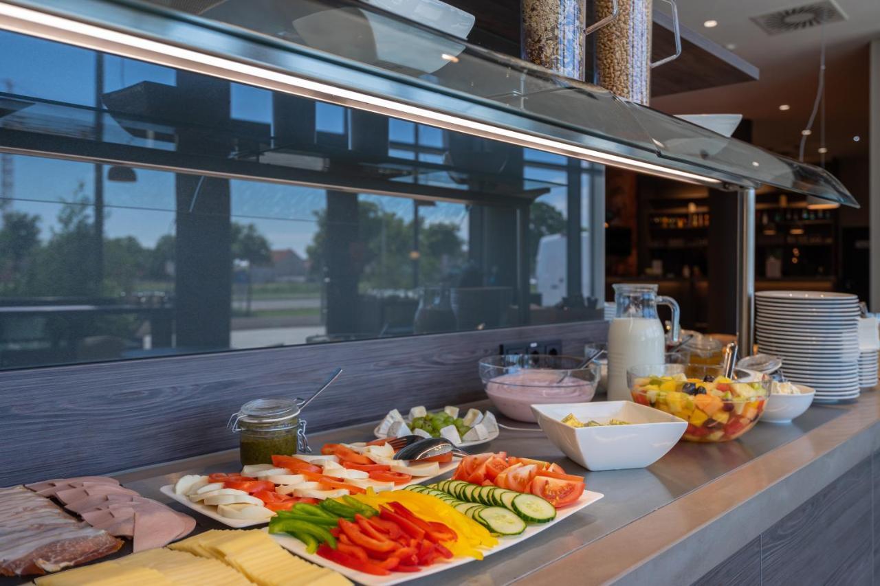 Campanile Vienna South Hotel Ngoại thất bức ảnh